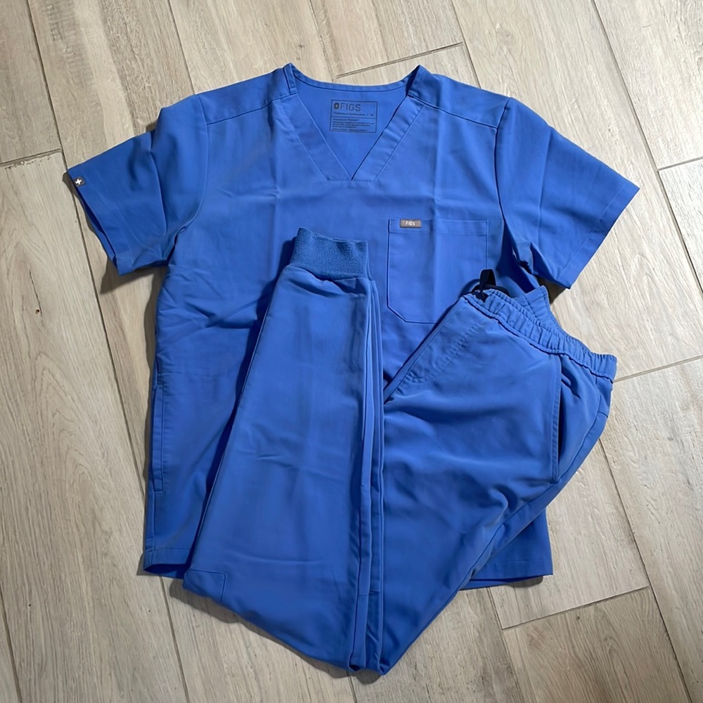 Men’s medium Figs scrub set Ceil Blue